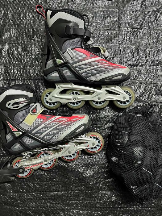 Patins em linha, proteções e saco para patins