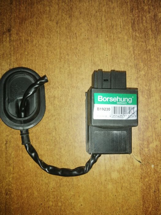 Блок модуль керування паливним насосом VAG Audi VW Skoda 1K0906093H