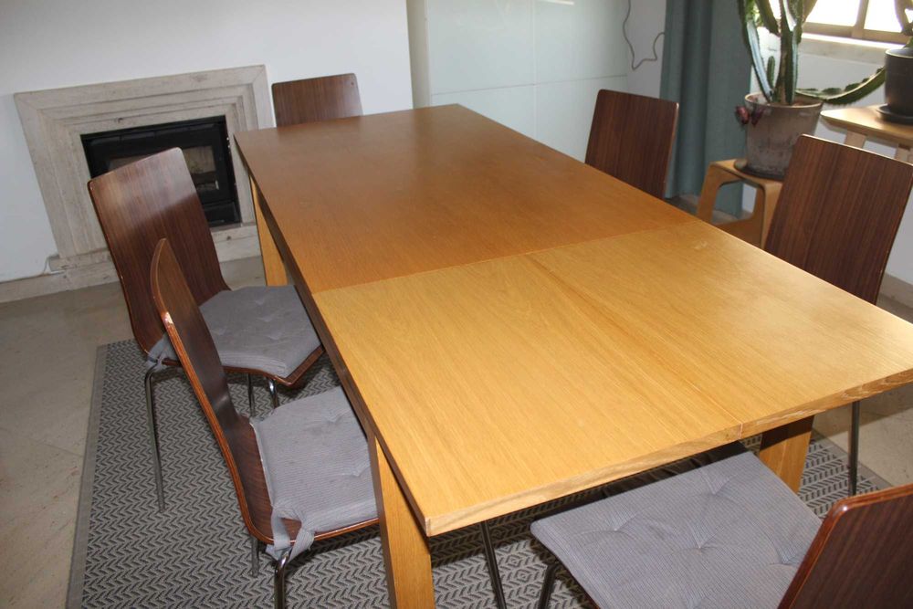 Mesa de jantar extensível até 2 mts c/ seis cadeiras