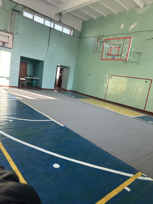 Килими 10*4 метра з оверлоком, б/у