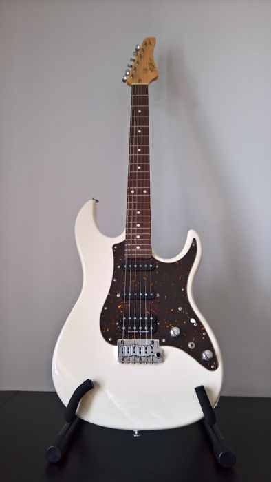 Guitarra strat FGN J-Standard Odyssey