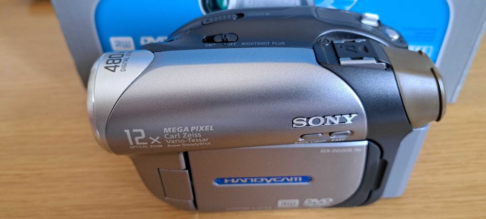 Sony Handycam DVD203E