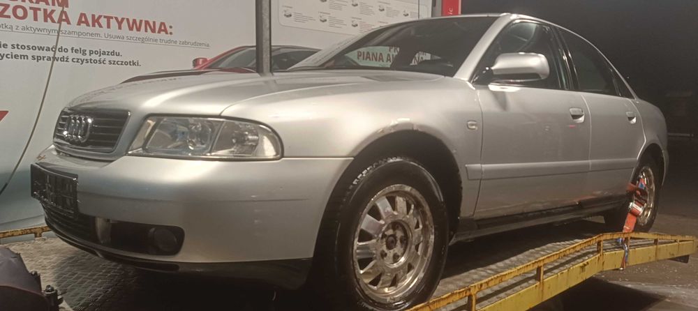 Na Części Audi A4 B5 FL (1.6 ANA LY7W)(1.9 AFN LY7W)(1.8T APU LZ5L)(1.8 ARG LZ9U) (a-33,32,31,30)