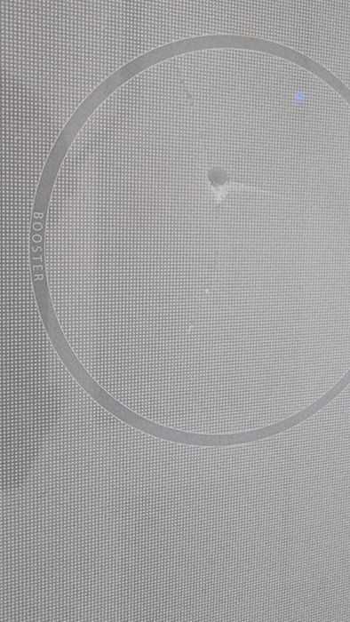 Whirlpool ACM 808 BA WH – płyta indukcyjna, sprawna, pęknięte szkło