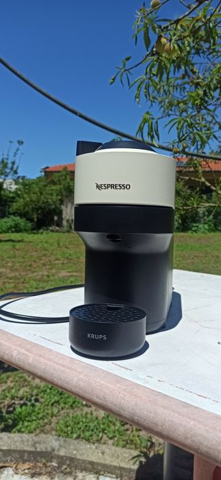 Máquina de café nespresso Krups vertuo pop branca