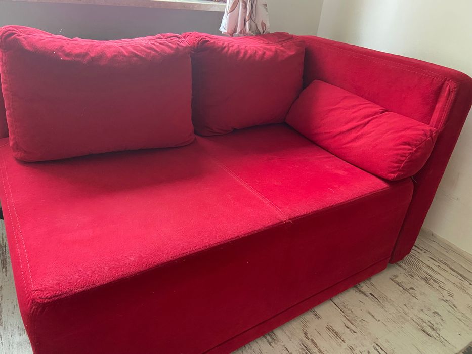 Kanapa jednoosobowa czerwona z funkcją spania