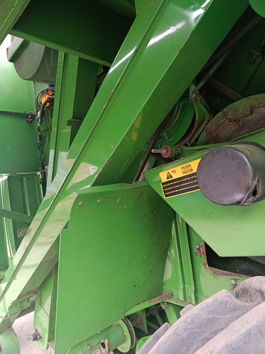 Комбайн John Deere 1042