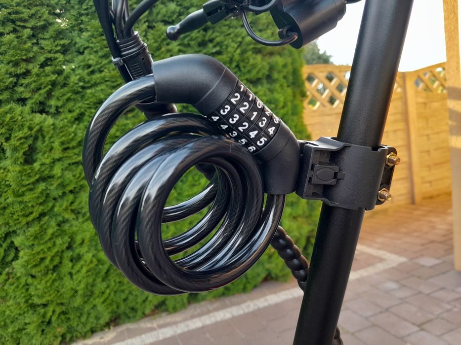 Kłódka, zapięcie do roweru, hulajnogi na szyfr. Nowa