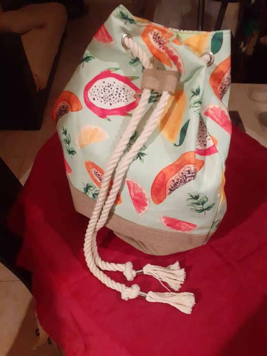 Mochila de senhora nova