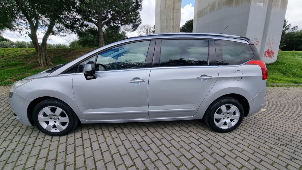 Peugeot 5008 1.6 HDi 7L Allure J17