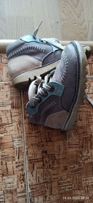 Взуття для дівчаток 22-24р