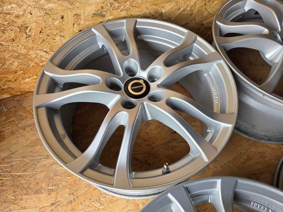 [1312] Felgi aluminiowe 17 cali 5x108 et50 7,5Jx17 Volvo