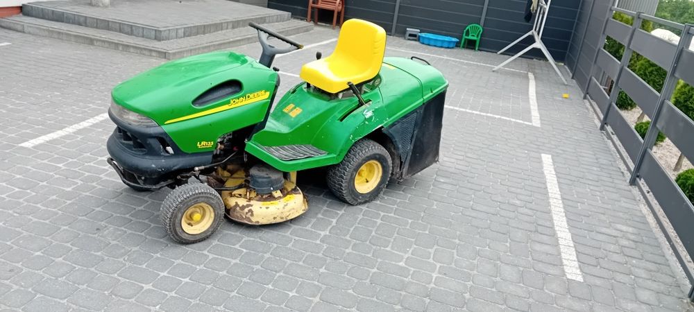 Traktorek do trawy john deere