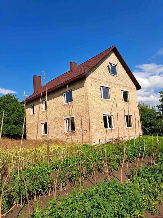 Терміновий продаж будинку в передмісті Луцька біля лісу!