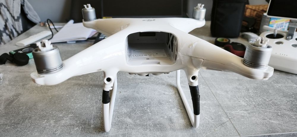 Phantom 4 pro na części
