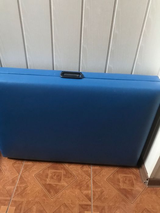 Продам масажний стіл-чемодан