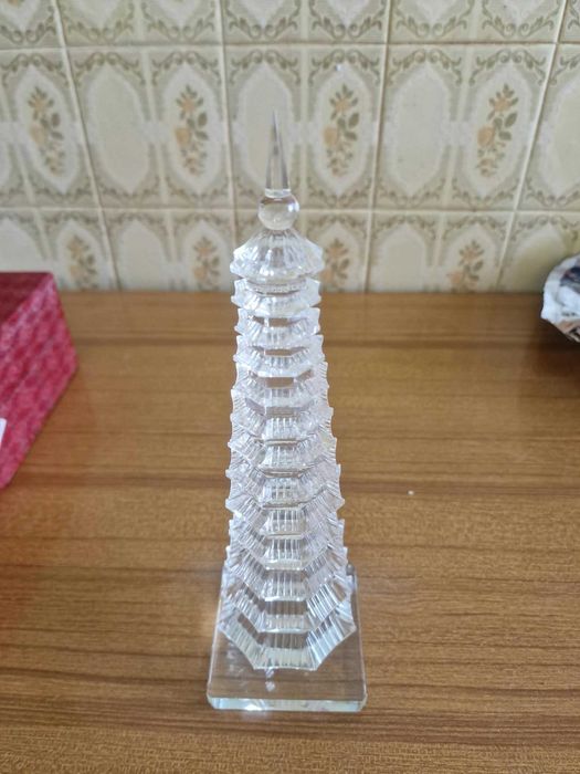 Pagode Chinês em Cristal 25 cm — Feng Shui / Pagode da Sabedoria — Novo, Com Caixa Original