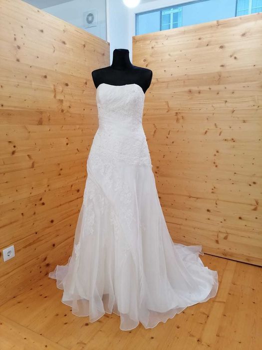 Vestido de Noiva Novo em Liquidação