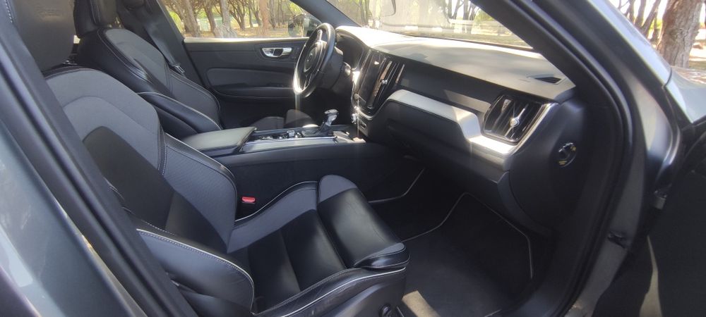 Volvo XC60 2.0 D4 R-Design