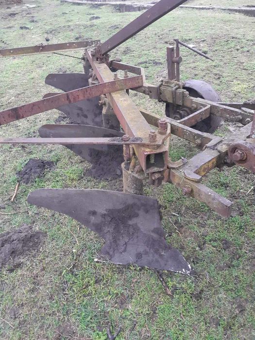 Продам плуг ПЛН 4-35