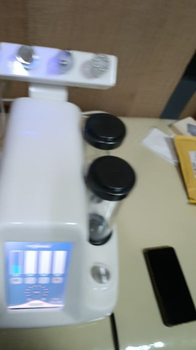 Косметологический комбайн: гидропилинг, скрабер, микротоки