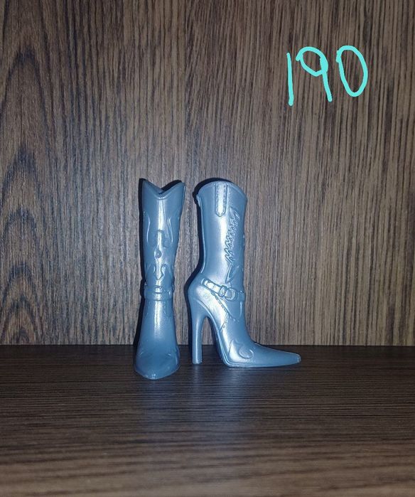 одяг та аксесуари  для  Bratz