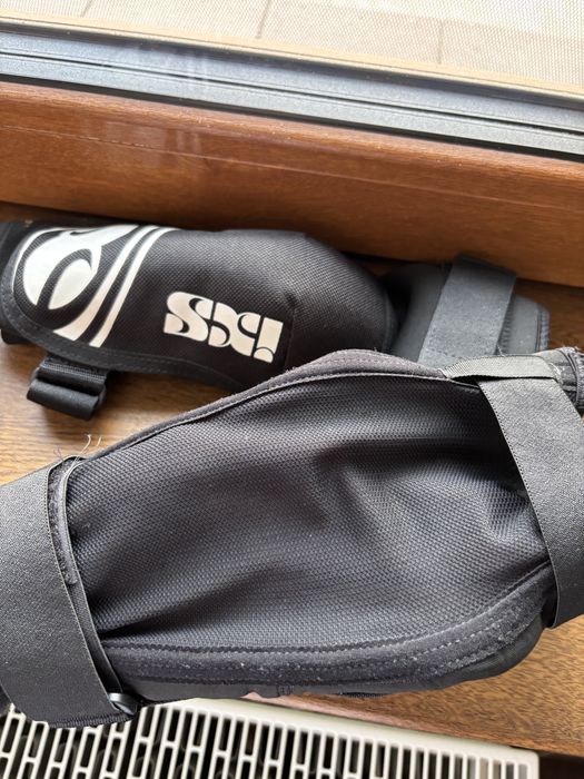 Ochraniacze na łockie IXS