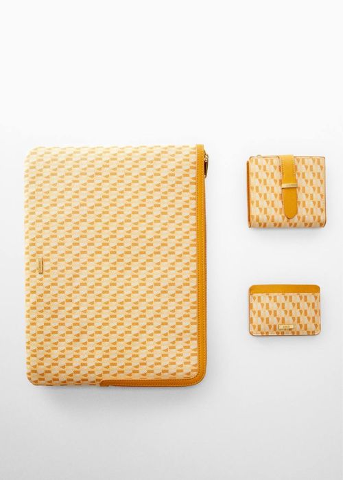 Чохол ,кейс для ноутбука Mango