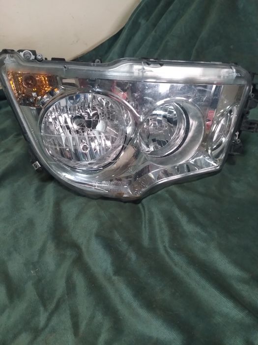 Фара передня до mersedes actros