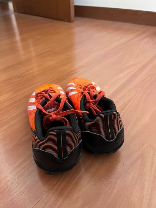 Chuteiras Adidas - Tamanho 34 - Bom estado