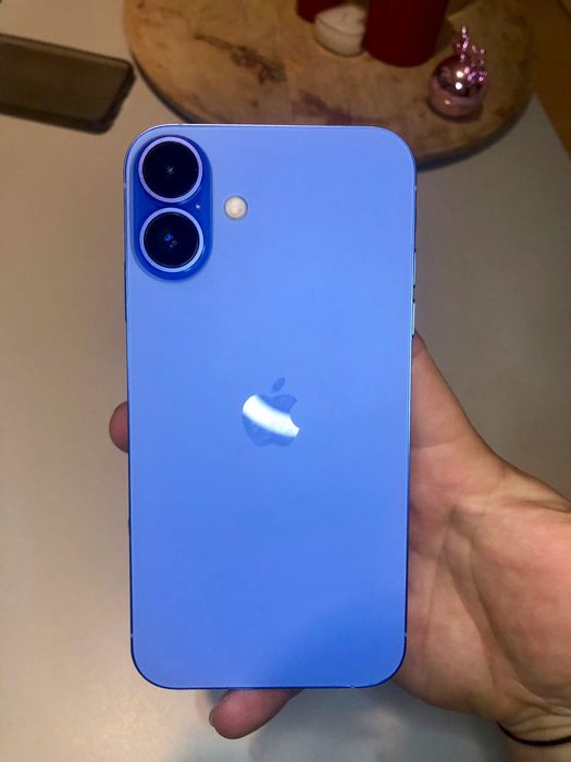 Nietuzinkowy iPhone XR w obudowie iPhone’a 16 – 128 GB