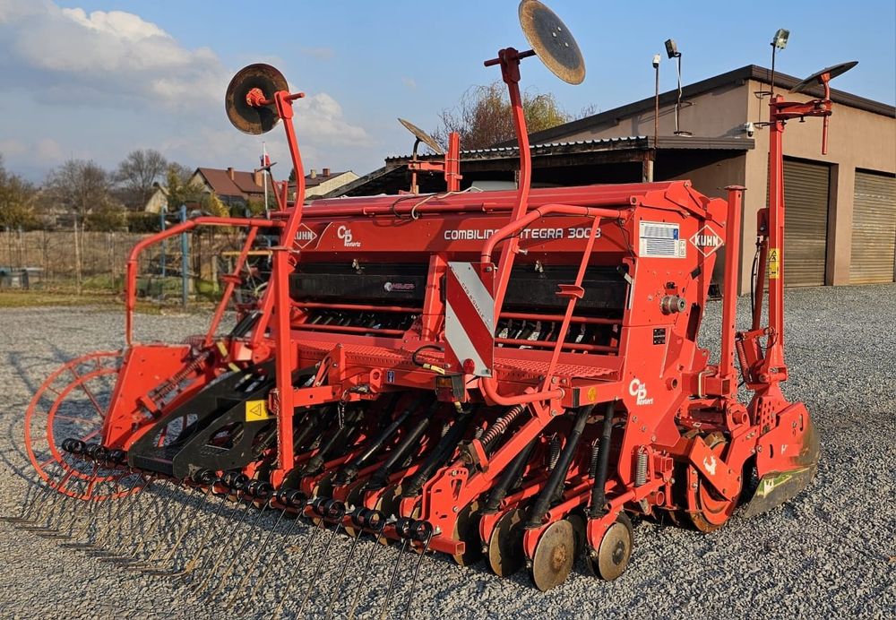 Agregat uprawowo-siewny KUHN COMBILINER INTEGRA 3003