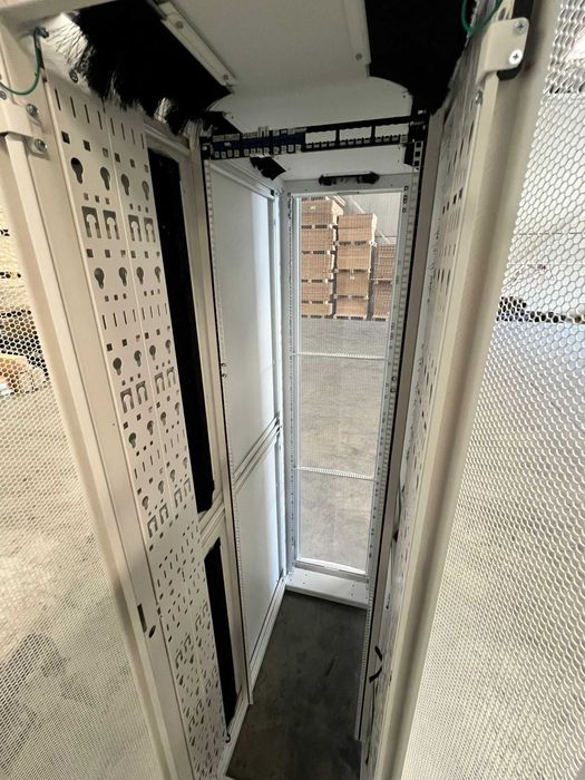 Szafa serwerowa RACK 40 szt.