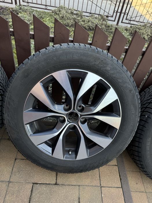 Felgi z  oponami NOKIAN zimowe 215/60/17
