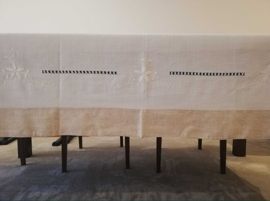 Toalha de mesa linho bordada à mão + 12guardanapos