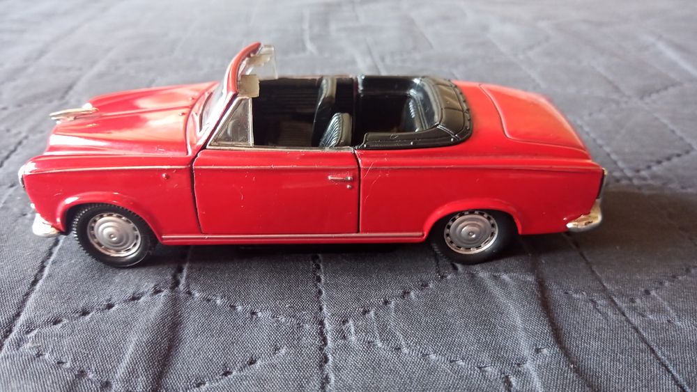 Peugeot 403 Cabriolet model WELLY