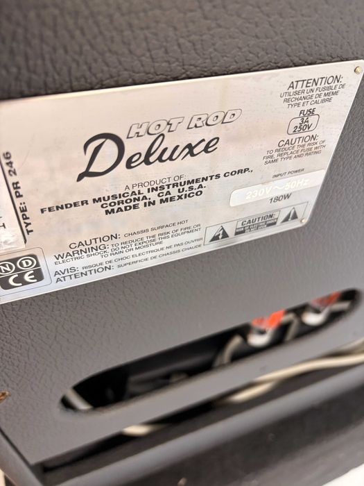 Fender Hot Rod Deluxe — combo 40W válvulas 1x12
