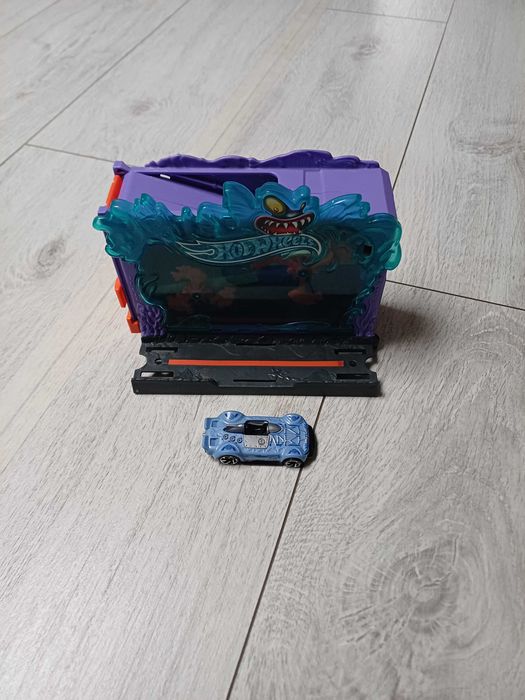 Hot wheels aguarium