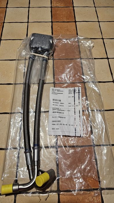 RIVIAN шланг гидроподвески