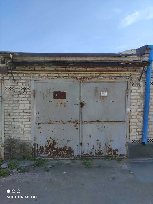 цегляний гараж, м. Львів вул. Єрошенка 17