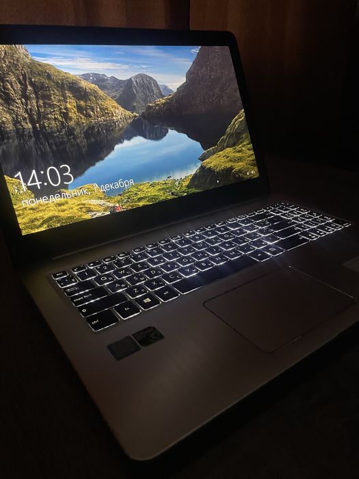 Продам ігровий ноутбук-ASUS Pro N580G + [Core 17 на 12 ЯДЕР) +16 RAM