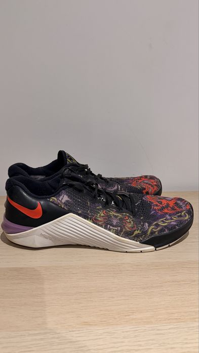 NIKE Metcon 5 Black Bright Cactus Purple