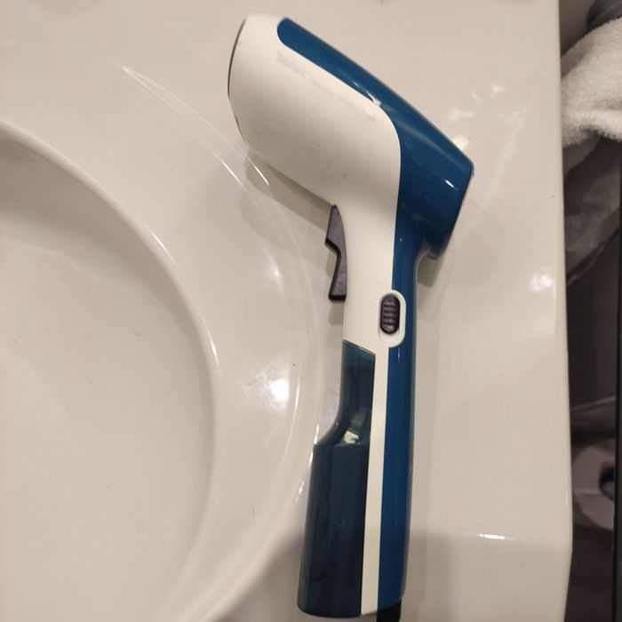 Ручной отпариватель одежды