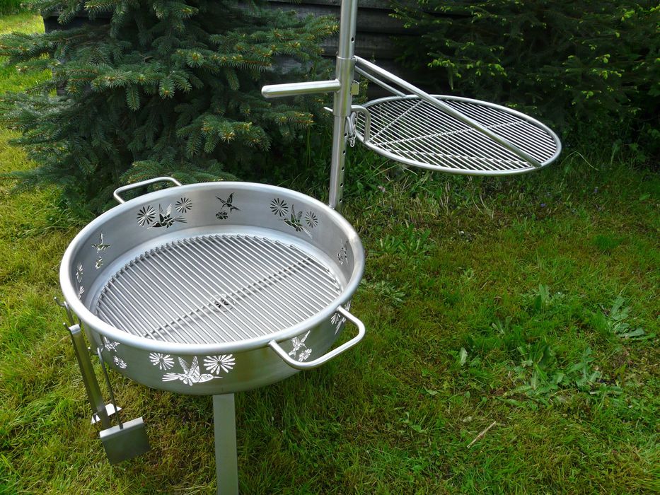 Grill na drewno i węgiel ze stali nierdzewnej