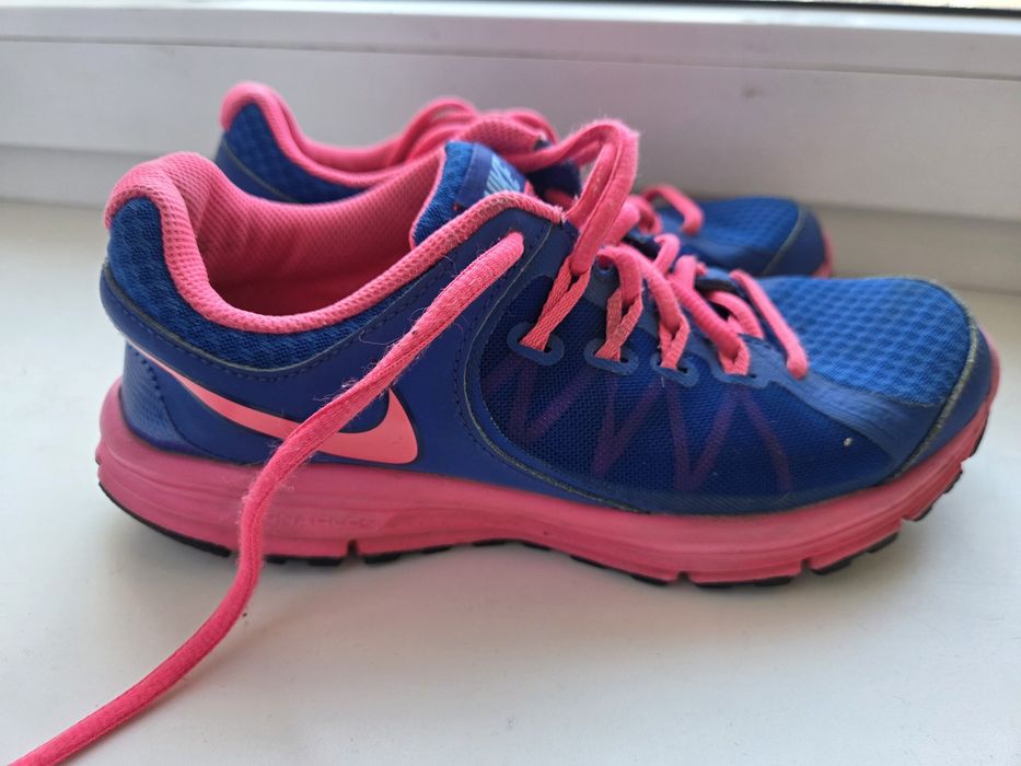 Кросівки найк Nike в гарному стані 36