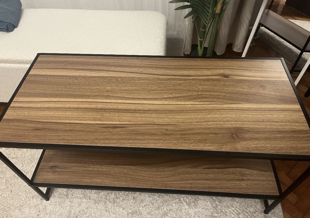 Lawa kawowoa z czranymi nogami