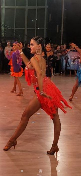 Продаж сукні для латини