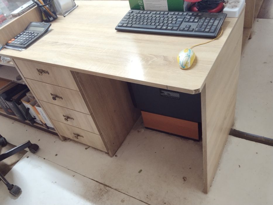 Стіл комп'ютерний з шухлядами офісний столик шкільний учня студента