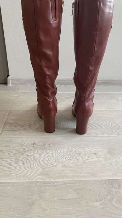 Шкіряні чоботи