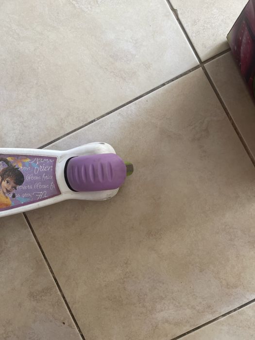 Продам  самокат для девочки Дисней